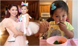 Thanh Thảo chia sẻ kinh nghiệm để con tự ăn, không phải dí theo đút
