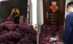 Màn trả thù bạn trai bằng 1 tấn hành của cô gái khiến shipper phải 'rơi lệ'