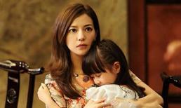 Quyết ly hôn lão chồng vì vũ phu, nhưng con riêng anh ôm chân tôi khóc: 'Xin mẹ đừng bỏ con'