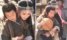 Rò rỉ tạo hình mỹ nữ dị tộc của Dương Mịch, xinh đẹp nữ tính và ôm chặt bé trai 