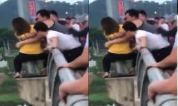 Màn giải cứu thiếu nữ định tự tử khiến nhiều người xem thót tim