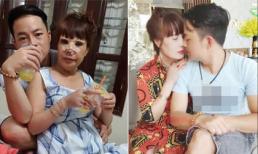 Chẳng ngại ôm ấp 'cô dâu 62 tuổi' trên sóng livestream thế nhưng chồng trẻ vẫn bị nghi 'diễn', lạnh nhạt với vợ