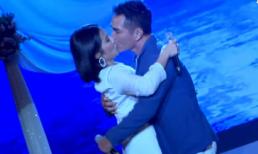 Trung Dũng - Cát Tường bất ngờ khóa môi cực ngọt ngào trên sóng truyền hình