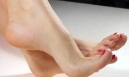Phụ nữ sở hữu điểm này trên bàn chân là người có số giàu sang, cực kỳ may mắn, cả đời tiền tiêu không hết