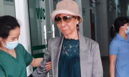 Bác gái bệnh nhân 17 xuất viện về TP.HCM sau gần 3 tháng điều trị Covid-19