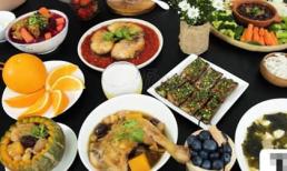 Làm mâm cơm đãi khách như nhà hàng vẫn bị mẹ chồng chê, con dâu đứng phắt dậy đem đồ đổ hết vào thùng rác và nói một câu khiến bà 'xanh mặt'