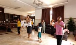 Dân mạng choáng ngợp vì không gian ngôi nhà sang trọng H'Hen Niê xây cho bố mẹ tại Đắk Lắk