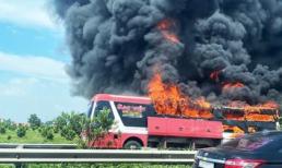 Xe khách giường nằm cháy ngùn ngụt trên cao tốc Hà Nội - Lào Cai, 11 hành khách tháo chạy thoát thân
