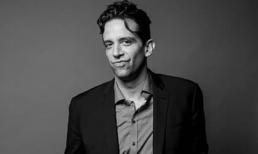 Tài tử nổi tiếng phải cưa chân vì Covid-19 đã qua đời sau 95 ngày chống chọi với bệnh