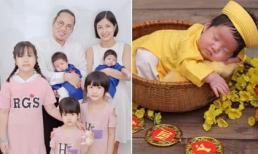 Nghệ sĩ Vượng Râu tung ảnh đầy tháng của hai quý tử song sinh, Thúy Nga vào khen: 'Cao thủ đông con nhất làng hài'