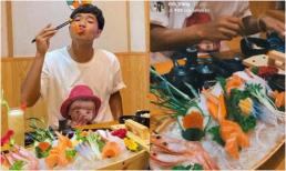 Ngay sau khi lập cú đúp, Hà Đức Chinh hẹn hò gái xinh bằng bữa ăn sang chảnh