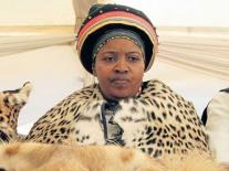 Nữ hoàng vương quốc ở Nam Phi qua đời vì Covid