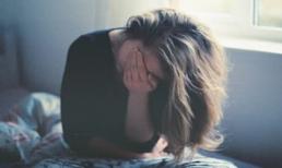 Hỏi mua thuốc tránh thai, cô bé bán hàng cứ tủm tỉm cười rồi nói một câu khiến vợ 'tóm sống' được cái đuôi ngoại tình của chồng