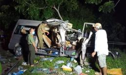 Xe khách đấu đầu xe tải giữa đêm, ít nhất 8 người chết, nhiều người bị thương