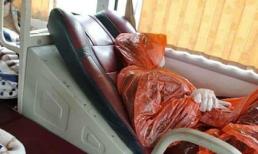 Cô gái diện đồ bảo hộ kín mít khi đi xe khách khiến dân tình chú ý
