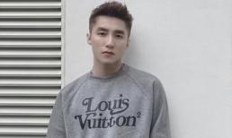  'Chủ tịch' Sơn Tùng M-TP diện nguyên 'cây' hàng hiệu, kiểu tóc mới đúng chuẩn soái ca