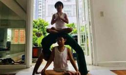 Ở tuổi 63, mẹ Hà Hồ cùng các cháu thực hiện động tác yoga nhìn mà choáng