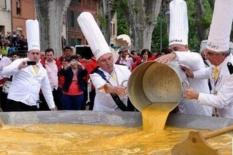 Bạn đã biết món trứng tráng lớn nhất thế giới? Cần 5200 quả trứng để đạt được Kỷ lục Guinness Thế giới!