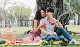 'Bà bầu' Thúy Vân rạng rỡ đi picnic cùng chồng dịp cuối tuần