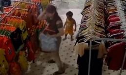 Clip hung thủ bắt cóc cháu bé ở Bắc Ninh thản nhiên đưa bé đi mua quần áo mới