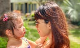 Bị nói làm quá khi khen con gái 2 tuổi biết xúc ăn, Hà Anh nêu quan điểm dạy trẻ khiến các chị em muốn học tập