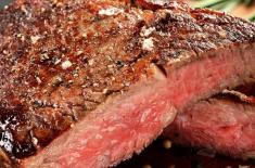 Khi ăn bít tết ở một nhà hàng phương Tây, chất lỏng màu đỏ chảy ra từ bít tết là gì? Hầu hết mọi người đều nghĩ sai