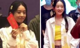 Triệu Lệ Dĩnh phờ phạc, mắt sưng húp vì thiếu ngủ do phải quay phim liên tục 