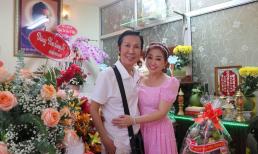 Dàn sao cải lương hội ngộ ngày giỗ Tổ: 'Ông hoàng cải lương Hồ Quảng' Vũ Linh trẻ trung bên cô đào Thoại Mỹ