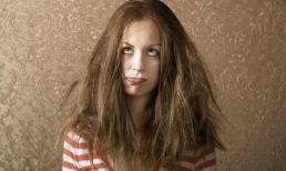 Đàn bà dại cứ vô tư làm điều này chẳng khác gì tự tay dâng chồng cho kẻ thứ ba