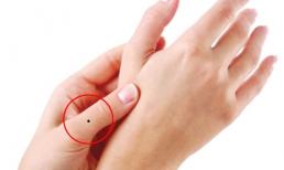 Nốt ruồi hiển thị trên bàn tay báo hiệu giàu sang, ai có thì tha hồ hưởng phú quý, tài lộc dồi dào