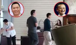 Ông xã Triệu Vy lộ diện cười nói vui vẻ bên Jack Ma, mặc kệ lùm xùm vợ sống chung với trai trẻ