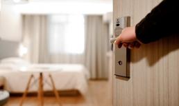 Người lịch sự không động vào 9 thứ này khi đến nhà người khác