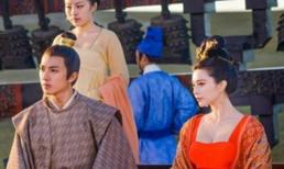 Tại sao các cặp vợ chồng cổ đại lại để người hầu gái ở bên giường khi họ đang ngủ? Bạn không cảm thấy xấu hổ?