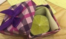 Cười bò với những món quà 20-10 lầy lội của các ông chồng hài hước