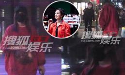 Mặc kệ tin đồn ngoại tình, Triệu Vy bận rộn trên phim trường phim mới, hành động liên tục lấy tay che bụng mới đáng chú ý