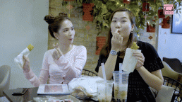 Ngọc Trinh mở luôn tiệc ăn mừng khi trợ lí được tick xanh Facebook