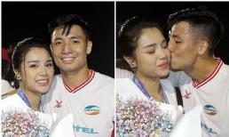 Trung vệ Bùi Tiến Dũng cầu hôn vợ ngay trên bục nhận huy chương khi CLB Viettel vô địch V.League