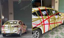 'Xế hộp' án ngữ trước cửa nhà người khác, chủ xe giận tím người khi bị trừng phạt theo cách chẳng giống ai