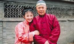 Là 'đệ nhất mỹ nhân tộc Hồi', cô chung sống nhiều năm với Trương Thiết Lâm nhưng cuối cùng kết hôn hạnh phúc bên người chồng kém 23 tuổi