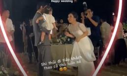 Công Phượng 'bỏ rơi' cô dâu Viên Minh ngay tại đám cưới để ôm ấp 'hotgirl' khác