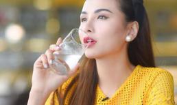 Bị nói là điên khi mỗi sáng uống một ly nước muối ấm, Hoa hậu Diễm Hương tiết lộ những lợi ích tuyệt vời của thói quen này