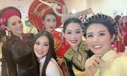 Bức ảnh 'hot' nhất chung kết HHVN 2020: Cả 5 Hoa hậu các mùa chung một khung hình, nhan sắc bất phân thắng bại