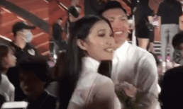 Đoàn Văn Hậu công khai tặng hoa cho Doãn Hải My trên sân khấu Hoa hậu Việt Nam 2020