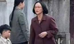 Không thể nhận ra đây là nữ diễn viên Châu Tấn vì vừa già vừa hói