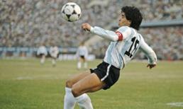 Diego Maradona và những khoảnh khắc ma thuật khiến người hâm mộ 'phát cuồng'