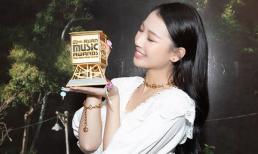 Bị chê hát dở và mua giải Nghệ sĩ mới xuất sắc nhất tại Việt Nam của MAMA 2020, AMEE phản pháo ra sao?