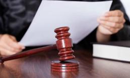 Cô gái kiện bạn trai ra tòa vì hẹn hò trong suốt 8 năm mà không cầu hôn