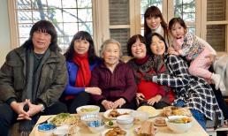 Hà Anh ra Hà Nội cúng 100 ngày mất của ông nội