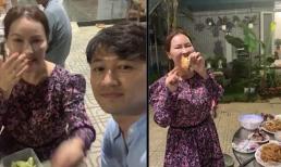 Livestream họp mặt gia đình, Quý Bình ngầm báo tin vui khi bà xã liên tục ăn xoài chua?