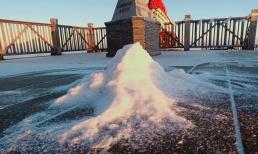 Băng tuyết lại phủ trắng đỉnh Fansipan, tạo nên phong cảnh kỳ thú như mùa đông châu Âu